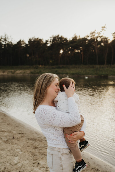 Gezinsshoot tijdens golden hour in Sint-Niklaas