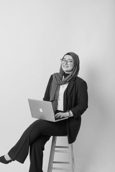 Ayah Official mentoring women entrepreneurs to build authority-driven brands and six-figure online businesses.