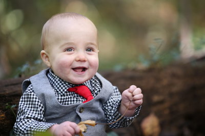 Light Shifter Studios  photographs families and mini sessions in Asheville, NC. 