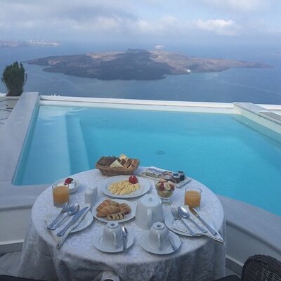 brunch at a Santorini honeymoon resort