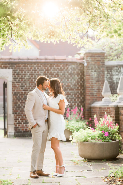 light airy spring engagement pics at mellon park