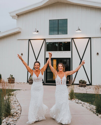 two brides, natural makeup for wedding at the Woodlands