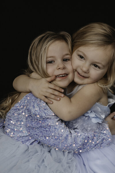 Kinderportret in natuurlijke stijl, vastgelegd door Lashonda Fotografie.