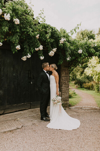 Dewsall Court wedding by Issy and Bella wedding florist
