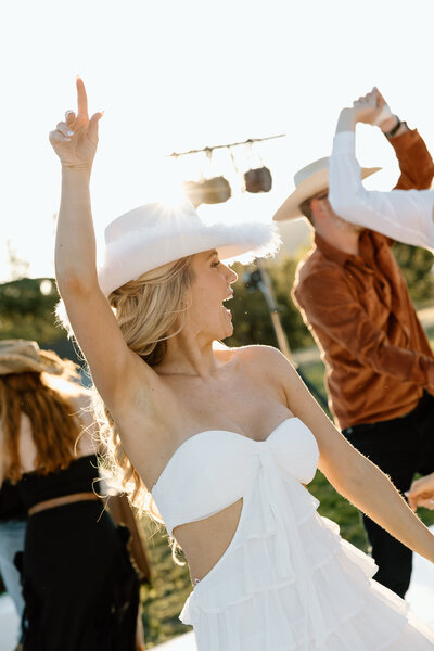 EMILY B. PHOTO CO. -- Southern Oregon Wedding Photographer -- Madison + Jacob -- Eagle Point Wedding -- PREVIEWS-225