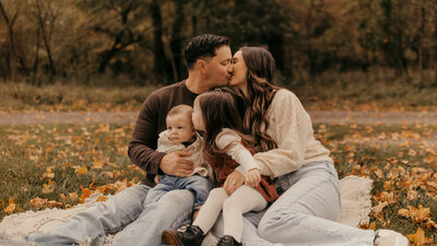 one year photoshoot in appleton memorial park in appleton wisconsin