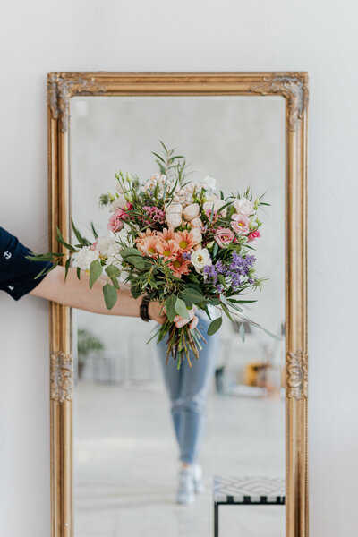 kaboompics_a-beautiful-bouquet-of-flowers-12962