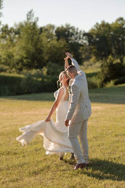 wedding at family home in portage wi