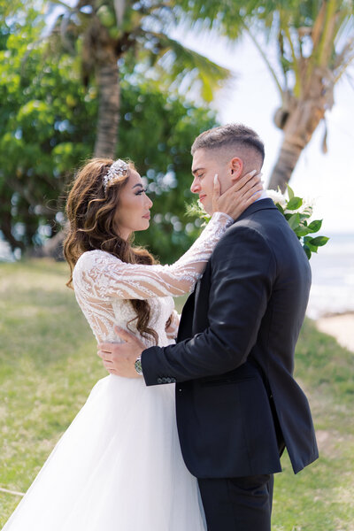 Loulu Palm Wedding Photographer Oahu Hawaii Lisa Emanuele-232