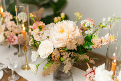 Wedding centerpiece arrangement by southern California florist Verde Olivo Floral.