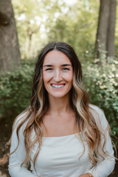 headshot of Jordyn smiling