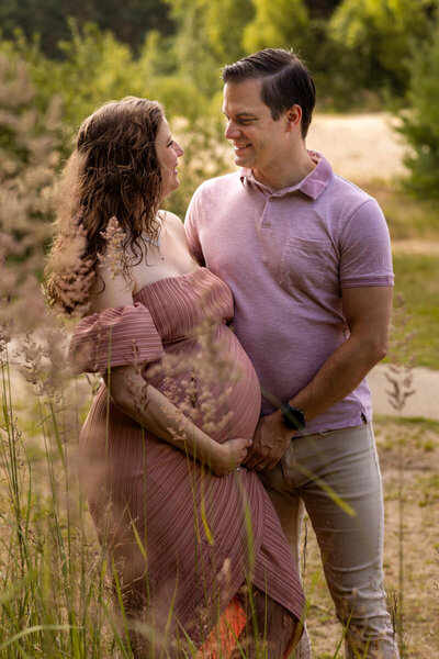 Zwangerschap portret in Limburg op  de heide