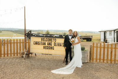 The rings on wedding invites.