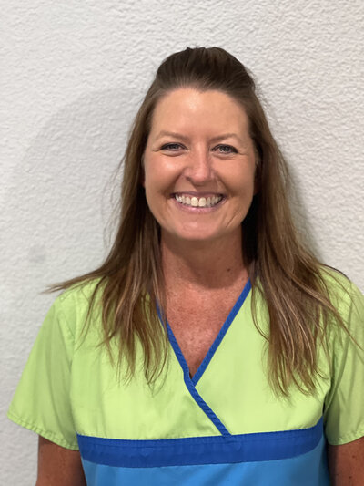 Fall Creek Dental is Granbury's Premiere dental office specializing in all aspects of dentistry, implants, teeth whitening, periodontal therapy, tooth extractions, crowns & bridgework. Dr. McFadden brings a woman's gentle touch to family dentistry.