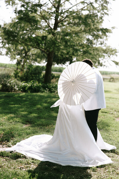 Missouri wedding photography in a field