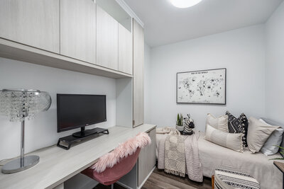 427-50 Lakebreeze bdrm 2 office (1)