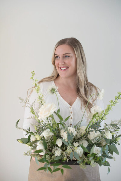 Valley Bloom Co, bright and airy wedding florals based in Kelowna, BC. Featured on the Brontë Bride Vendor Guide.