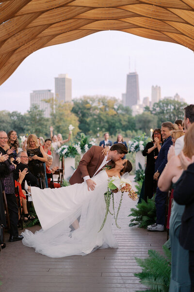 couple dancing jewish hora