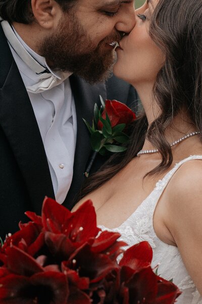 Wedding couple at Graystone quarry