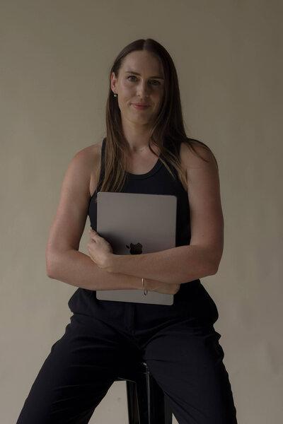 Sheahan Rigg Stephanie Rigg | Relationship Coach & Host of On Attachment Podcast