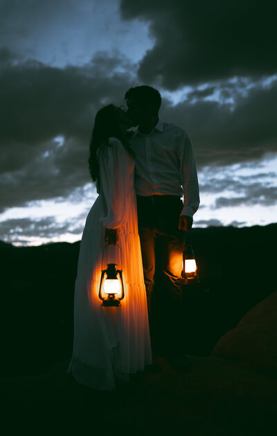 An evening elopement by a traveling elopement photographer.