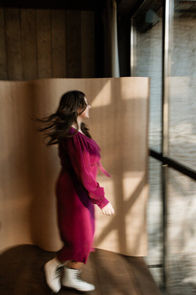 Anna Hage portret met camera