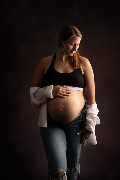 Mother_maternity_portraits_for_Brielle_Pausma_photogrphay_in_Munster_indiana_studios
