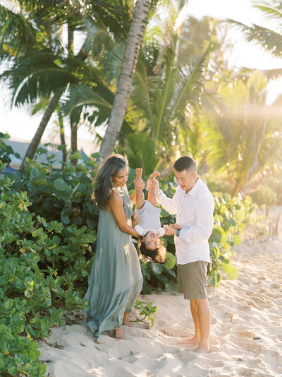 Adventurous wedding photographer Oahu Hawaii