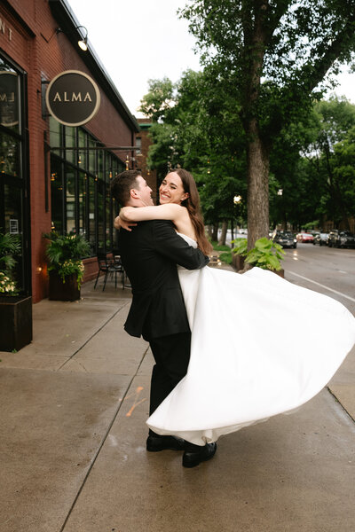alma-restaurant-summer-wedding-minneapolis-minnesota-molly-w-photography-872