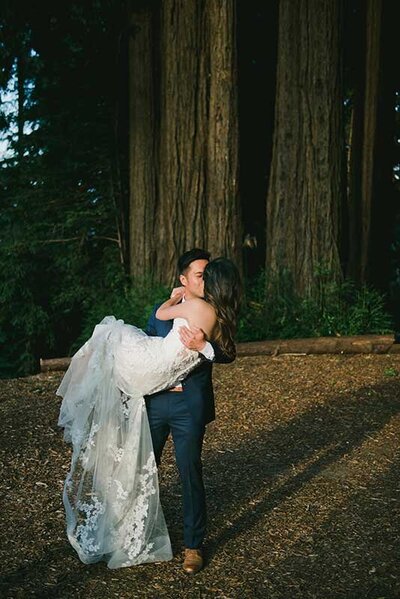 Mountain Terrace Wedding Photos - couple kissing
