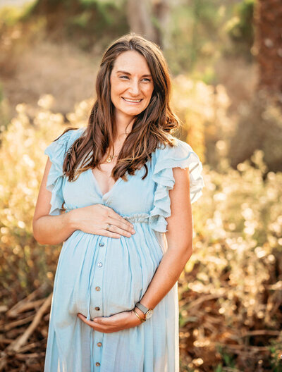 La jolla maternity photographer, Tristan Quigley, captures a beautiful expecting mom in Marian Bear Park.