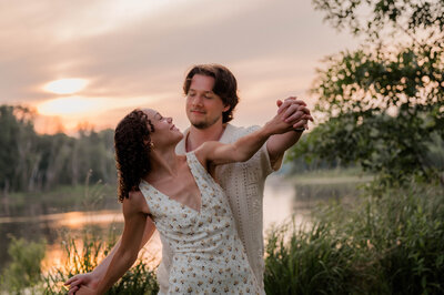 Golden hour couple session outdoors.