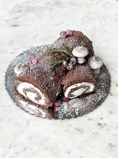 Wedding cakes, birthday cakes, graduation cakes, high end desserts, tri-cities bakery, cake bakers,