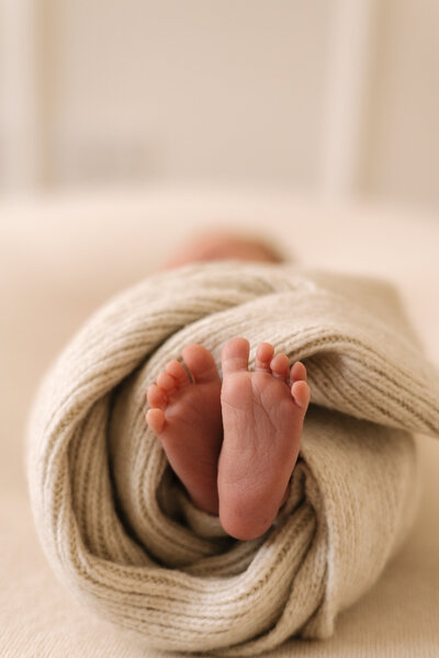 Newborn photography session in Kent by Abigail Scarfe