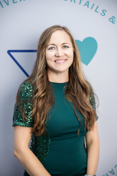 Headshot of Lindsey Hammond, Cocktails & Caregivers