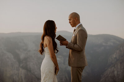 Bride and groom elope in Yosemite