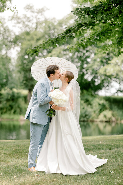 Elegant outdoor wedding ceremony at White Fences Family Farm.