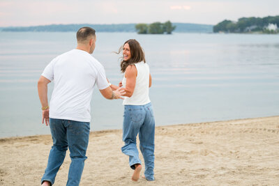 Milwaukee Engagement Photography near Milwaukee Art Museum