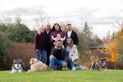 Outdoor Extended Family Photos Toronto Ontario