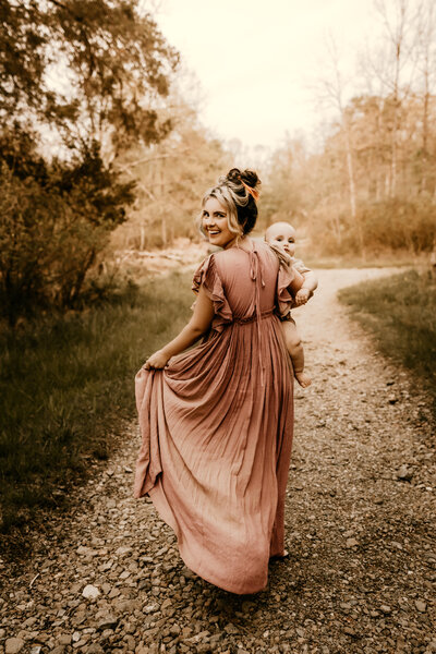 Maternity session at sunset at Valley Garden Park in Wilmington Delaware