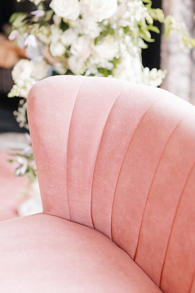 Ceremonie bankje geregeld door weddingplanner