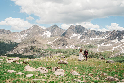 Create Your Small, Meaningful Lake-side Wedding with Sam Immer Photography's Intimate Wedding Photography.