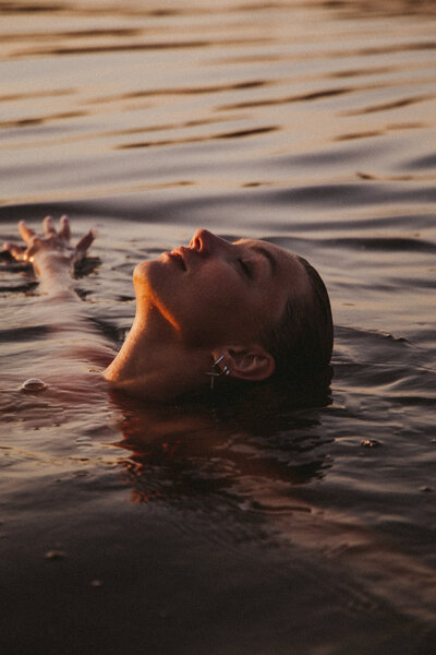 klara-kulikova-v8ePm909ySM-unsplash