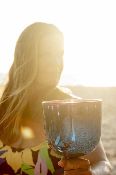 Natacha Radojevic is a sound healer in Sayulita offering guided meditations, Reiki, and cacao ceremonies. Her etheric voice and personalized soundscapes support emotional healing and heart-centered transformation through EnForma.