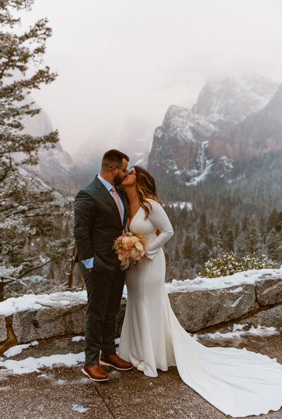 Snowy elopement in yosemite national park