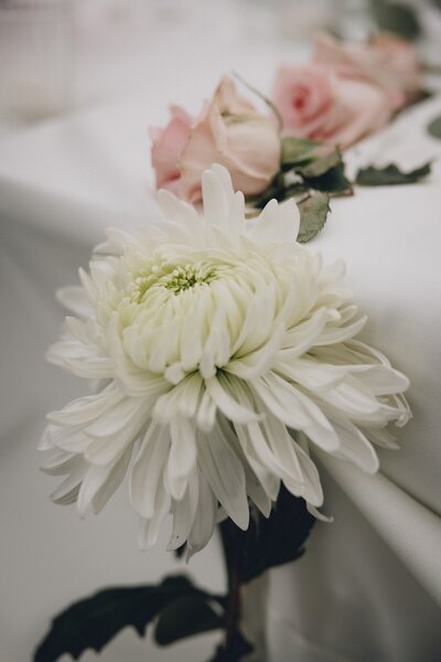 floral details at a wedding in south florida
