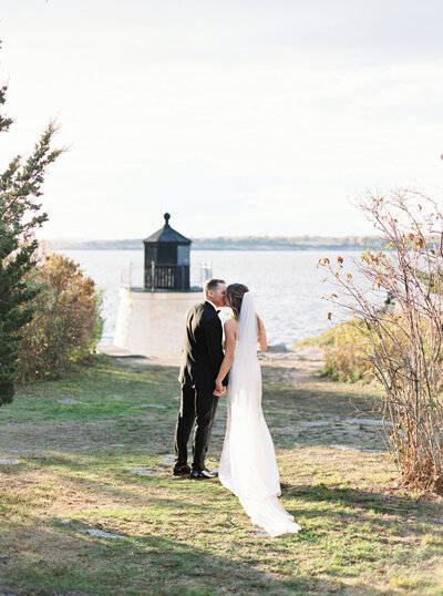 Emily March Photography Wilmington, North Carolina and Destination Wedding Engagement Photographer Heirloom Photography for Memorable Gatherings Light Airy Sentimental Imagery Images Weddings_Castle Hill Inn Wedding - 054