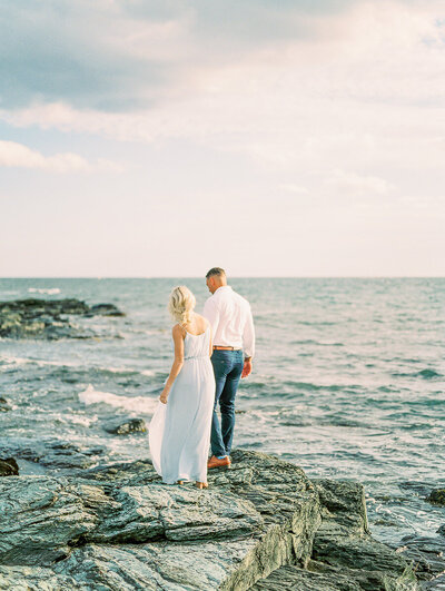 Newport_Rhode_Island_Fine_Art_Cliff_Beach_Engagement_Session_Megan_Harris_Photography (12 of 36)