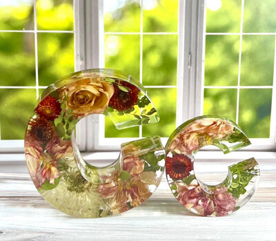 clock, resin keepsake, floral, preservation, flower preservation, bouquet preservation, wedding flower keepsake, memorial keepsake, dried flower keepsake, memorial flower preservation, preserved flowers in resin, texas preservation, cremation keepsake, breastmilk keepsake, ashes, dried flower, pressed flowers