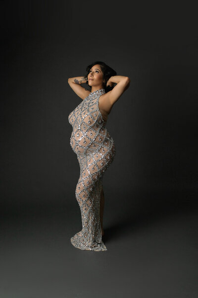 Learn expert photography tips for capturing the pregnancy glow in Norcross for radiant maternity portraits.